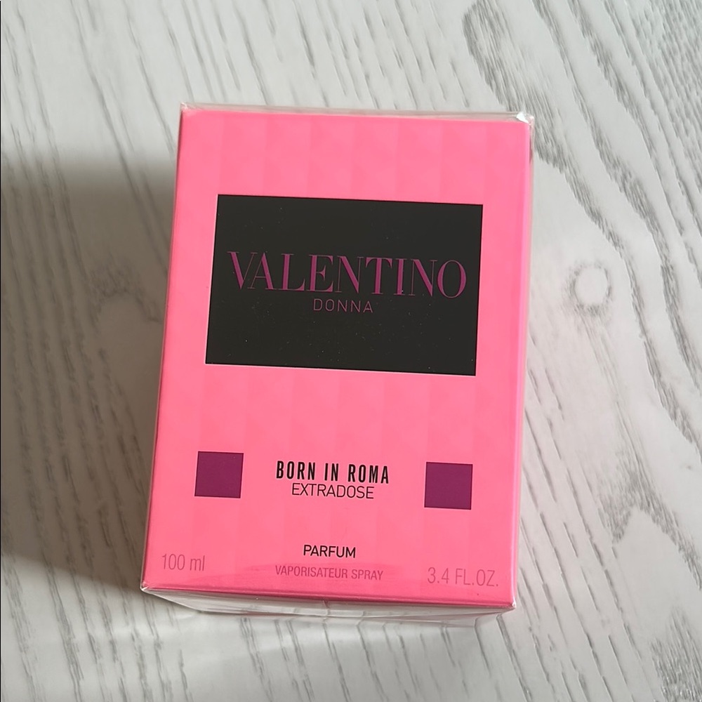 sealed Valentino extradose perfume